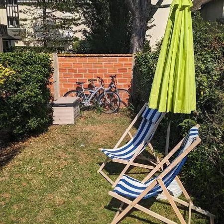 Avec Jardin Et Vélos *